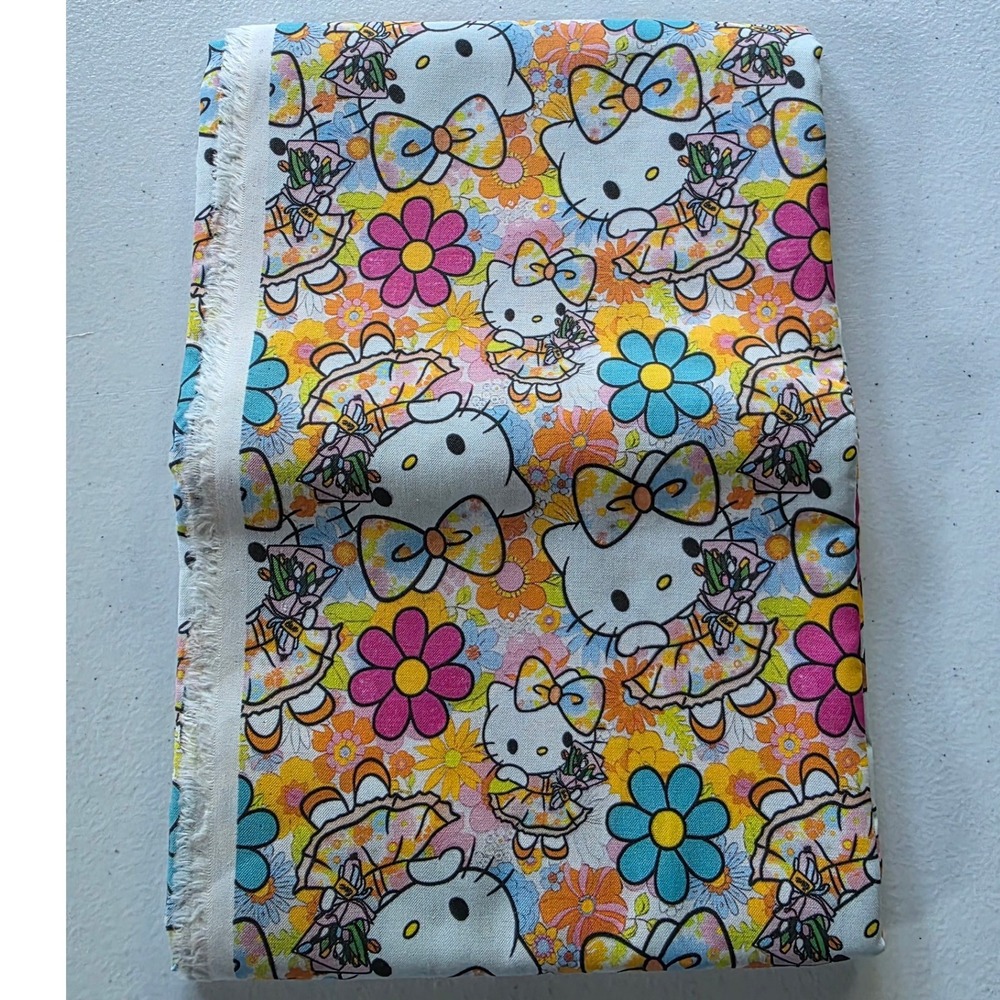 Hello Kitty Floral Cotton Fabric 1 Yard Uncut Sanrio Retro 70s Daisy Print - Picture 2 of 3